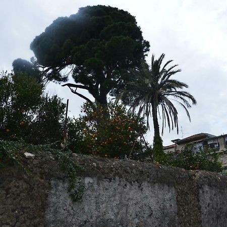 B&B Vicolo Del Chiostro Aci Sant'Antonio Luaran gambar