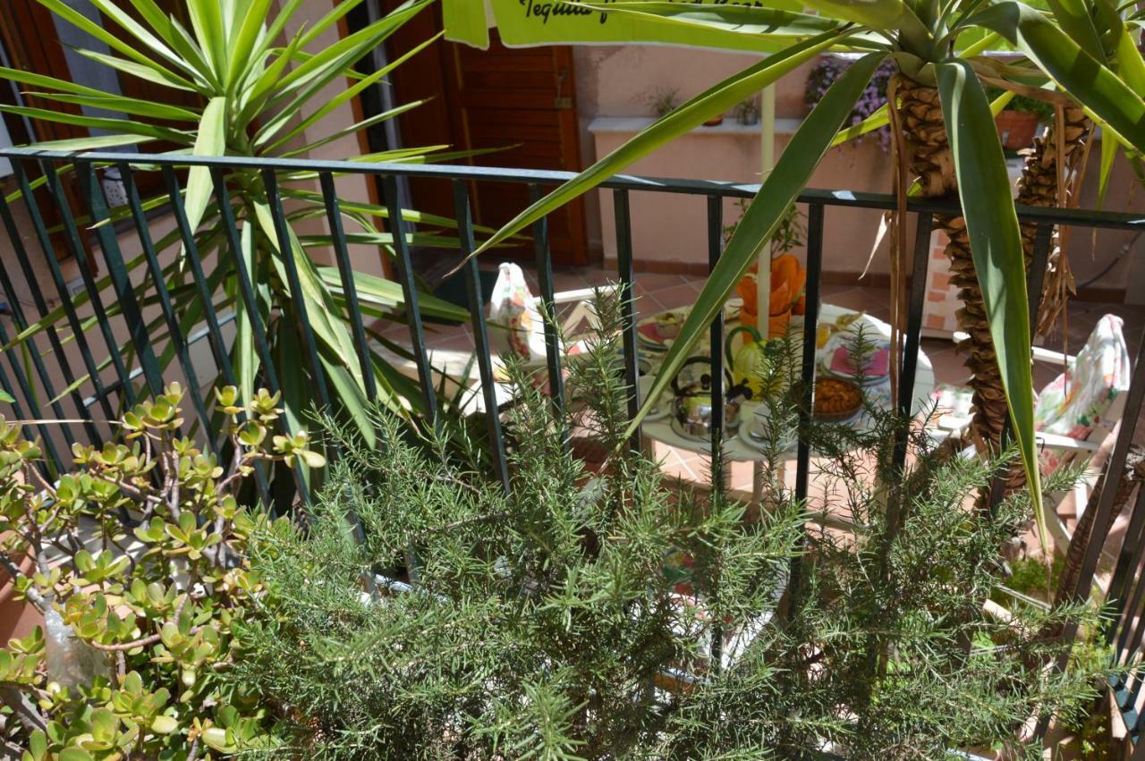 B&B Vicolo Del Chiostro Aci Sant'Antonio Luaran gambar