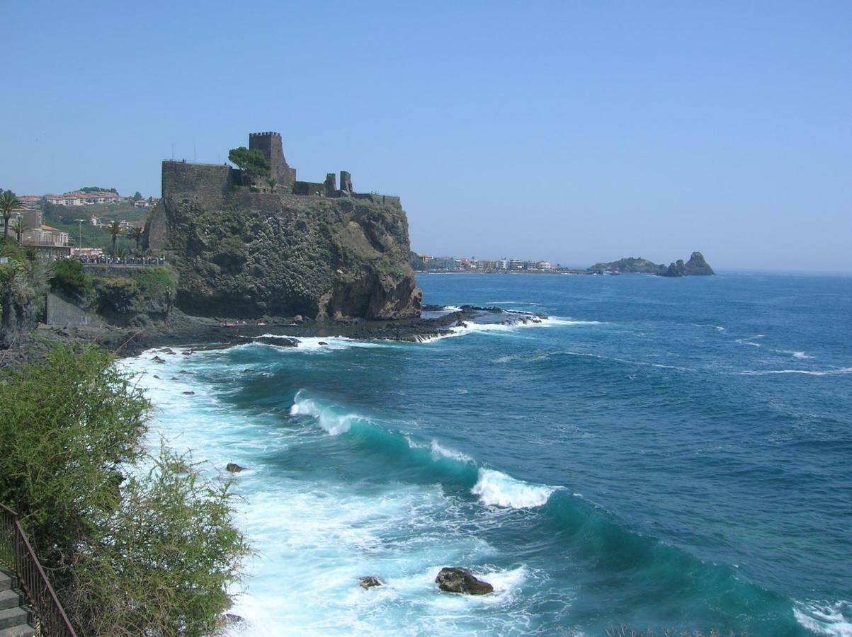 B&B Vicolo Del Chiostro Aci Sant'Antonio Luaran gambar