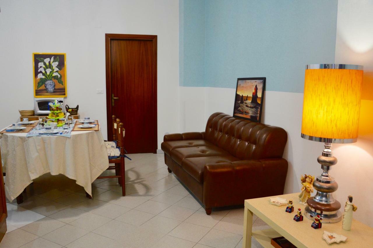 B&B Vicolo Del Chiostro Aci Sant'Antonio Luaran gambar
